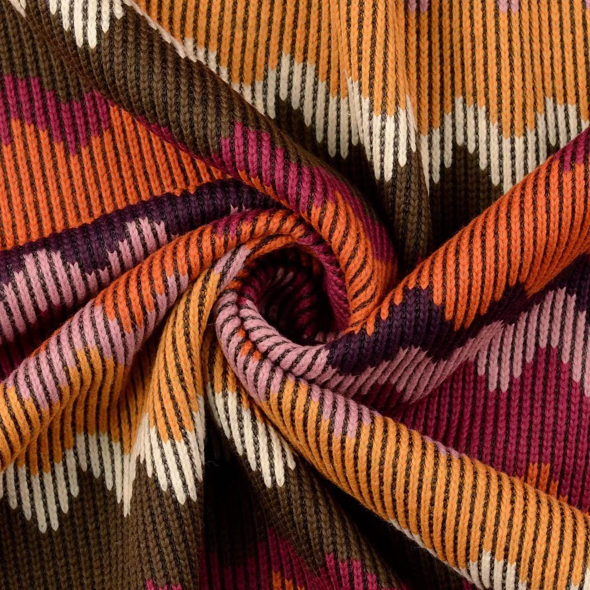 Zigzag Wool Blend Yarn Dyed Knitwear Jumper Fabric - Fuchsia